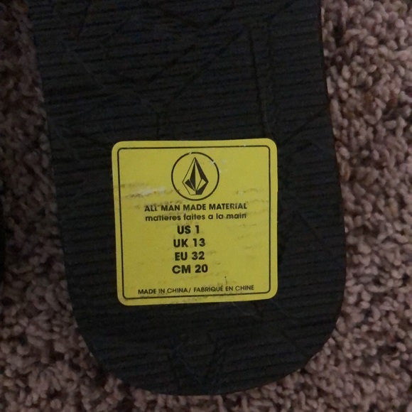 Girls volcom flip flops - Picture 2 of 2